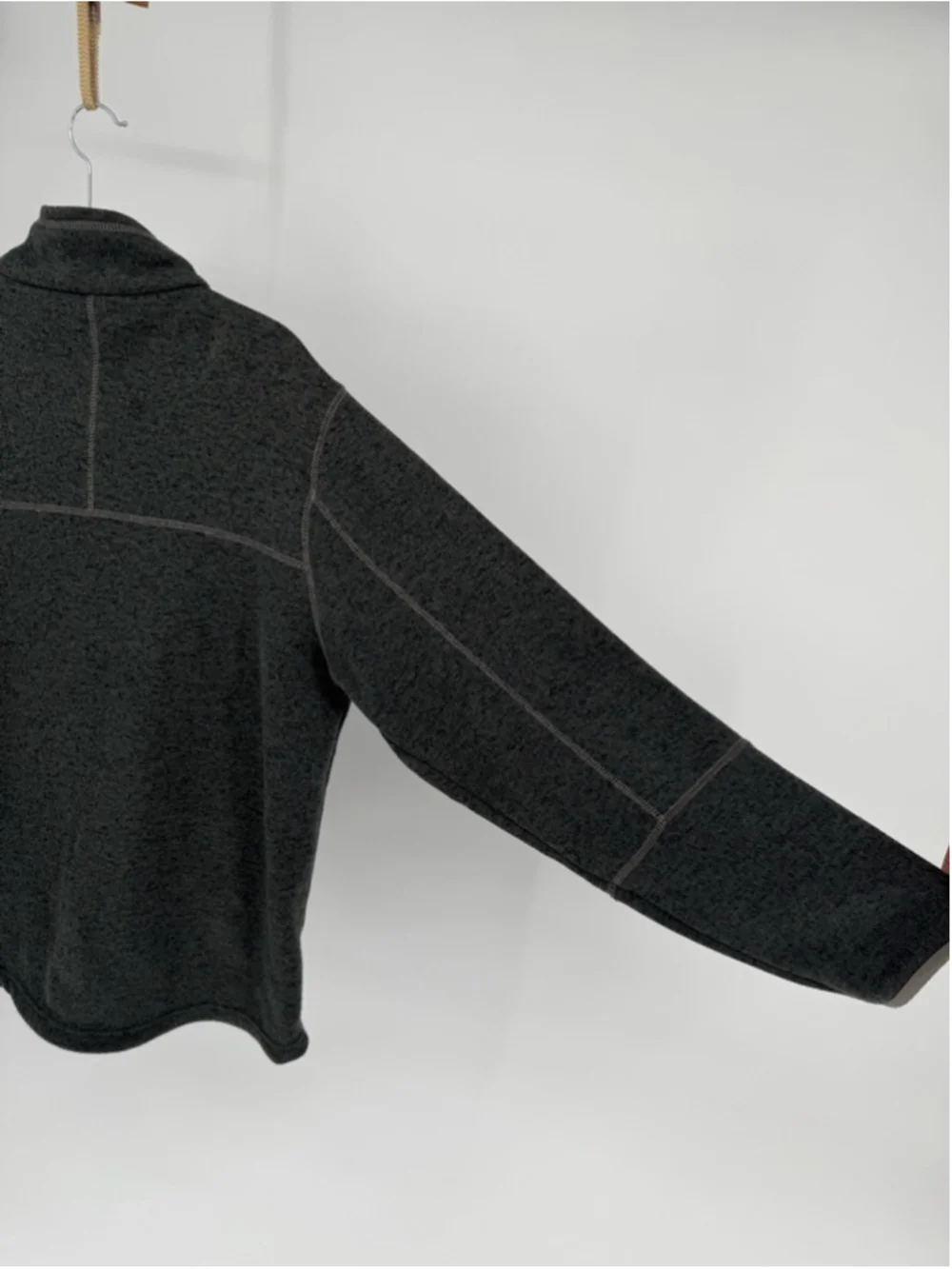 Avalanche Men’s Gray Zip Up Sweater Large
